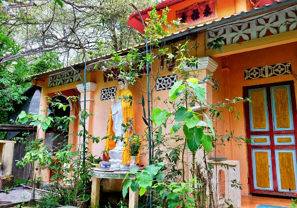 Chau Doc 2019 Chau Doc 2019 Famous for its pagodas and its fermented fish.